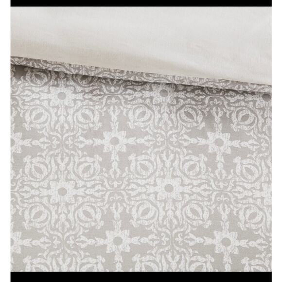 Madison Park Edna 4-Pc. Duvet Set 4-pc. Medallion Reversible Duvet Cover Set - Picture 9 of 10